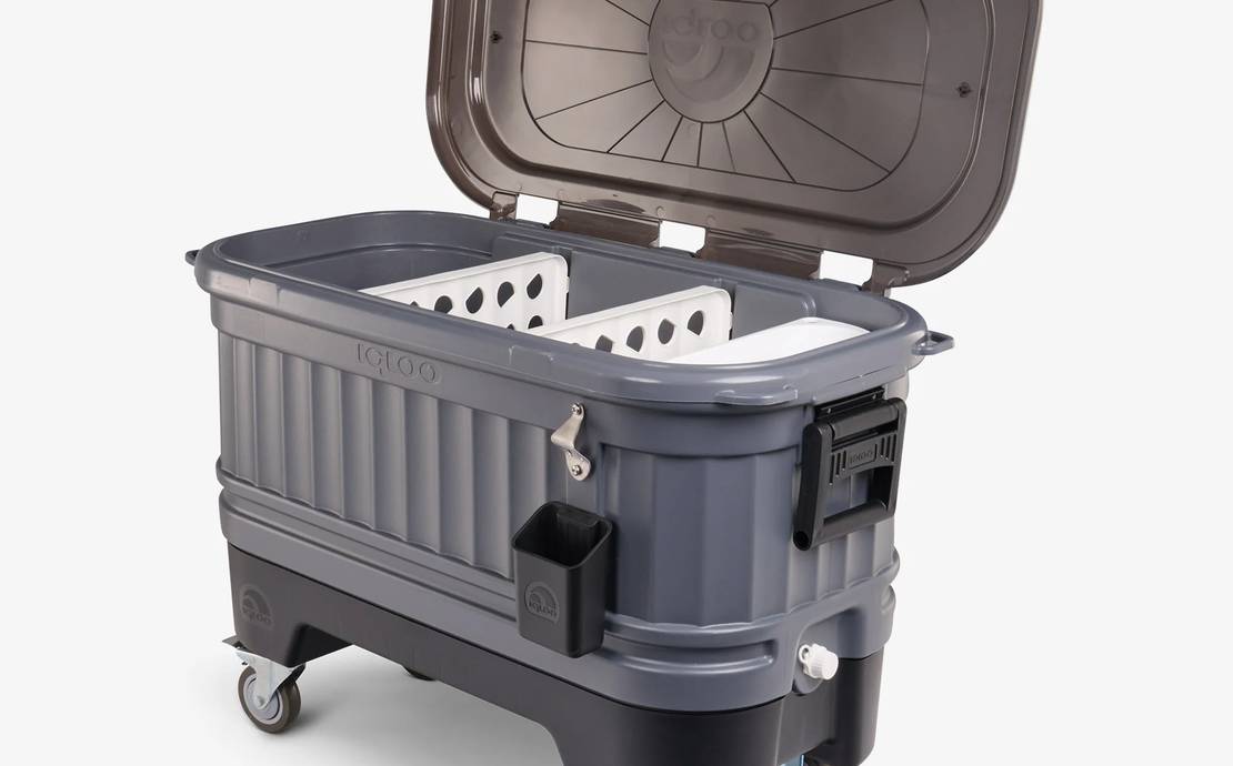 Igloo Party Bar 126qt Party Cooler with wheels - Holds up to 158 cans