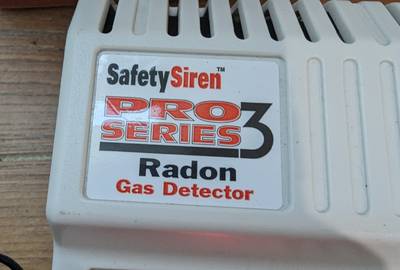Radon detector