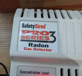 Radon detector