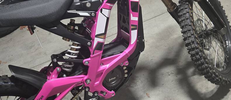 Surron Light Bee-2025 [WKY rental #2](PINK edition 2of3)