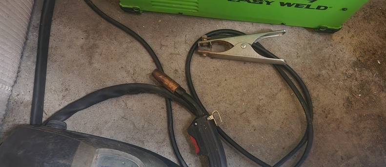 Flux core welder with welding hood
