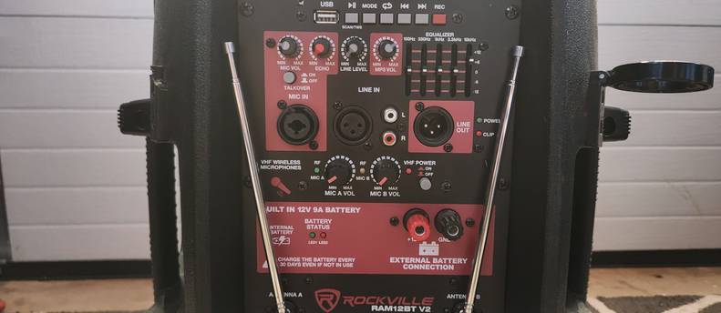 Rockville 12" PA speaker - BATTERY POWERED