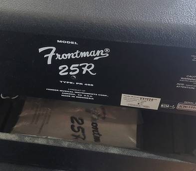 Fender Frontman 25R amp with Footswitch