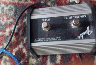 Fender Frontman 25R amp with Footswitch