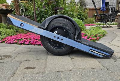 Onewheel XR with Fangs and Concave Footpad!