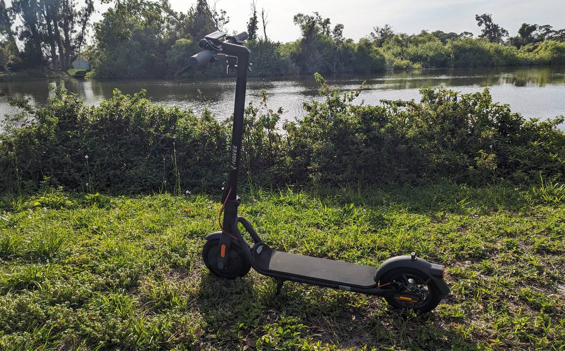 NAVEE Electric Scooter V50 (20mph)