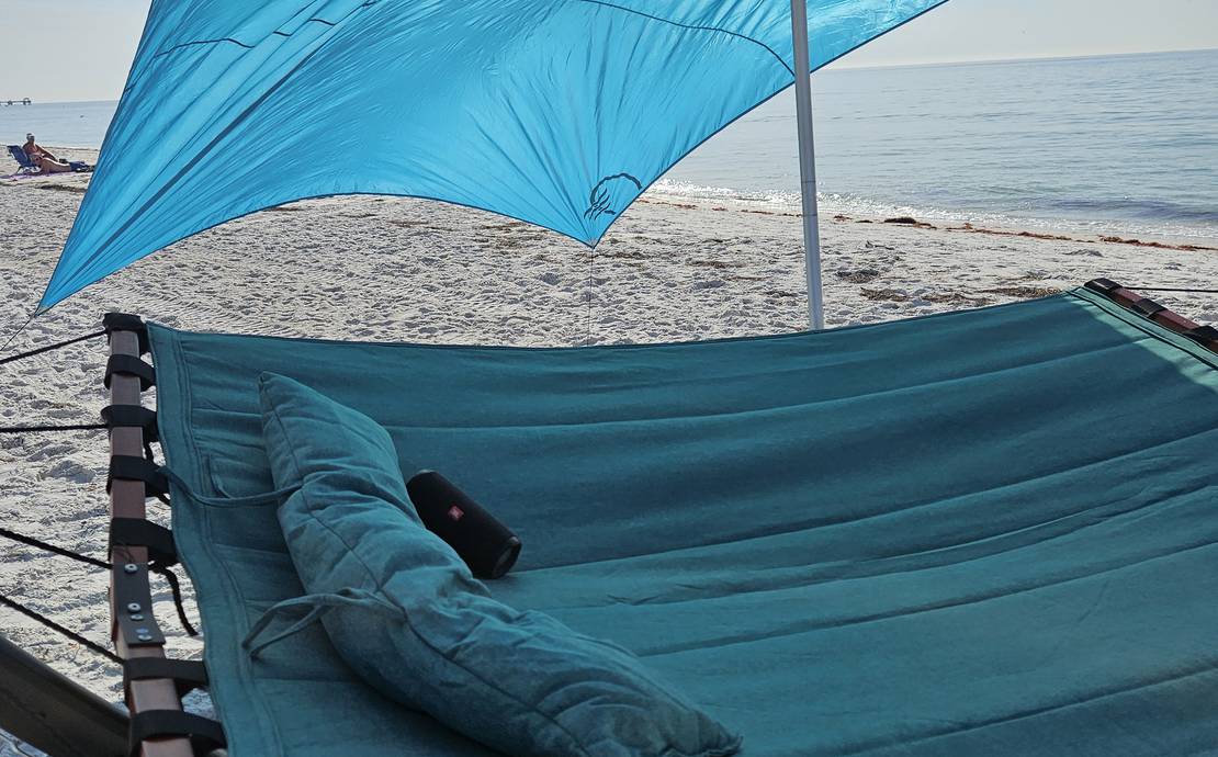 Beach hammock bundle: Anymaka hammock, Solbello shade, Backpack cooler, Bluetooth speaker