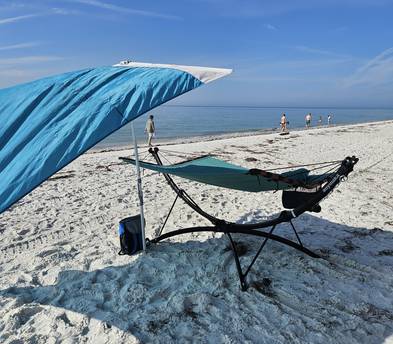 Beach hammock bundle: Anymaka hammock, Solbello shade, Backpack cooler, Bluetooth speaker