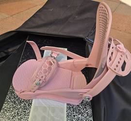 Women's Medium Union Juliet Pink Snowboard Bindings
