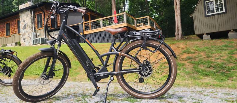 Magnum Cruiser 2.0 E-Bike Rental – Ride in Style!