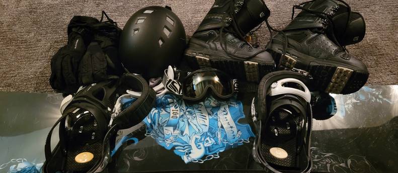 Burton Bullet 160cm Snowboard and Gear