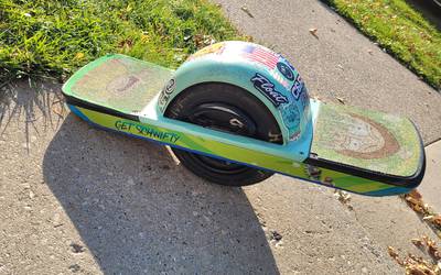 Onewheel pint with Hoosier tire