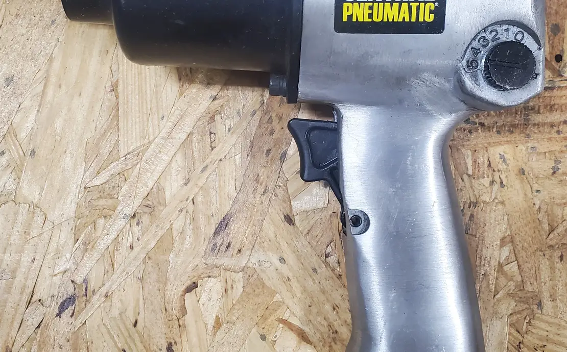Impact Wrench - 1/2 in. Air Impact Wrench - 585 Lbs. Torque