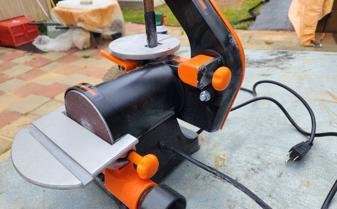 BELT SANDER - WEN AT1305 1 x 30-Inch with 5-Inch Sanding Disc