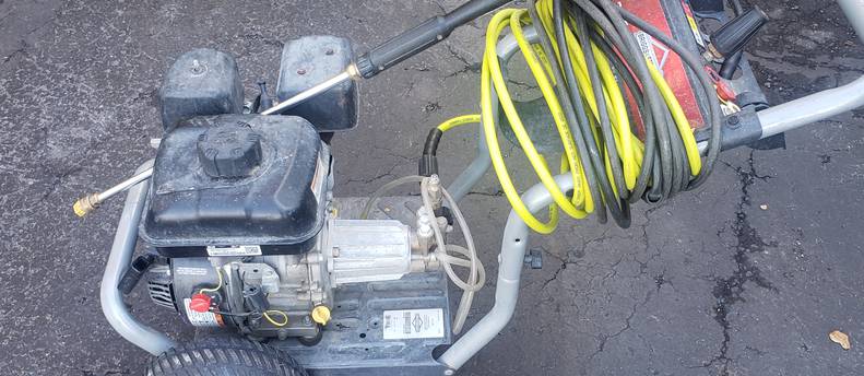 3200 psi gas powered pressure washer