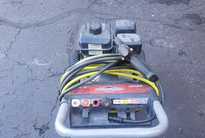 3200 psi gas powered pressure washer