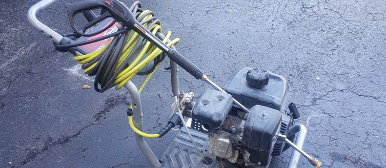 3200 psi gas powered pressure washer