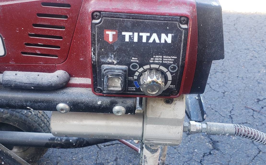 Professional paint sprayer