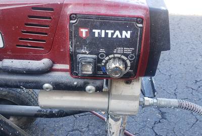 Professional paint sprayer