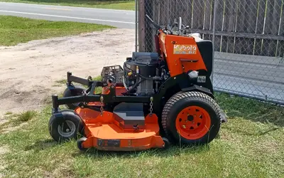 Lawn & garden rental in Laurel Hill