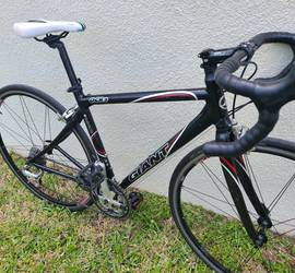 Giant road bike aluminum frame