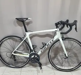 Giant carbon road bike ultegra components