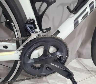 Giant carbon road bike ultegra components