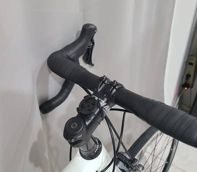 Giant carbon road bike ultegra components