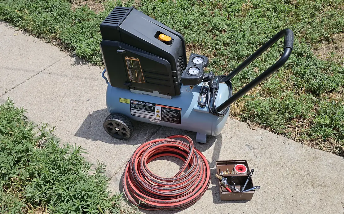 McGraw 8 gallon 150 PSI air compressor with hose and accessories