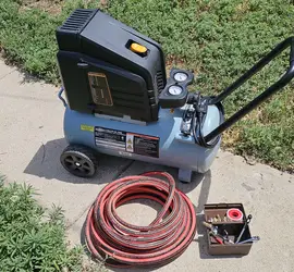 McGraw 8 gallon 150 PSI air compressor with hose and accessories