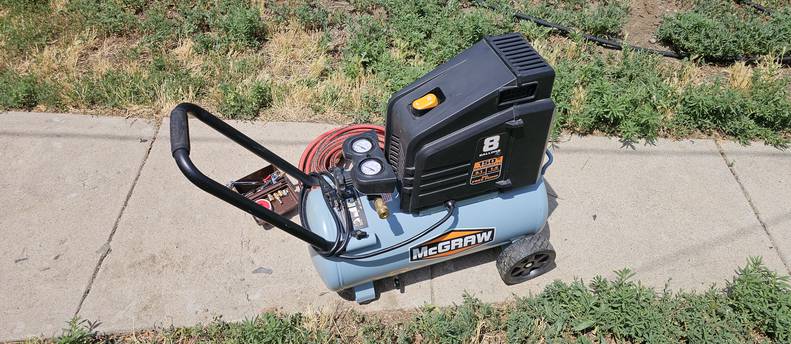 McGraw 8 gallon 150 PSI air compressor with hose and accessories