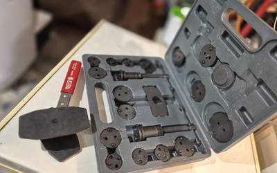 Matco Brake Piston Compressor Set