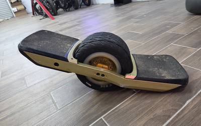 Electric Skateboard rental in Woodstock