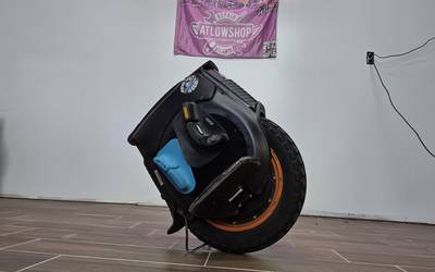 Electric Skateboard rental in Woodstock