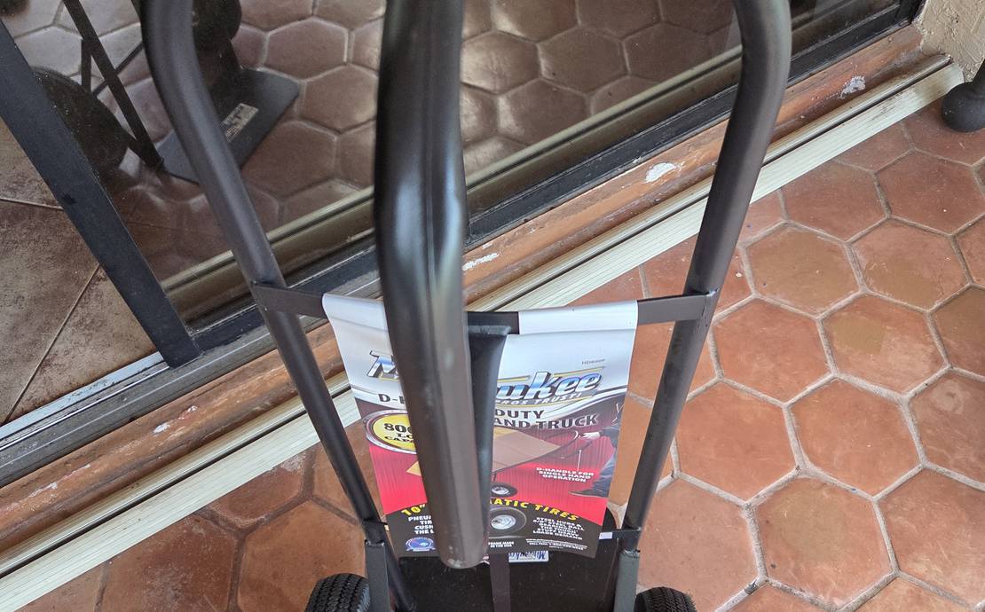 Milwaukee 800 Lb. Capacity D-handle Hand Truck