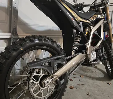 Surron Ultra Bee 2025– Full-Size E-Moto [WKY Rental #1] (1of2 Available)