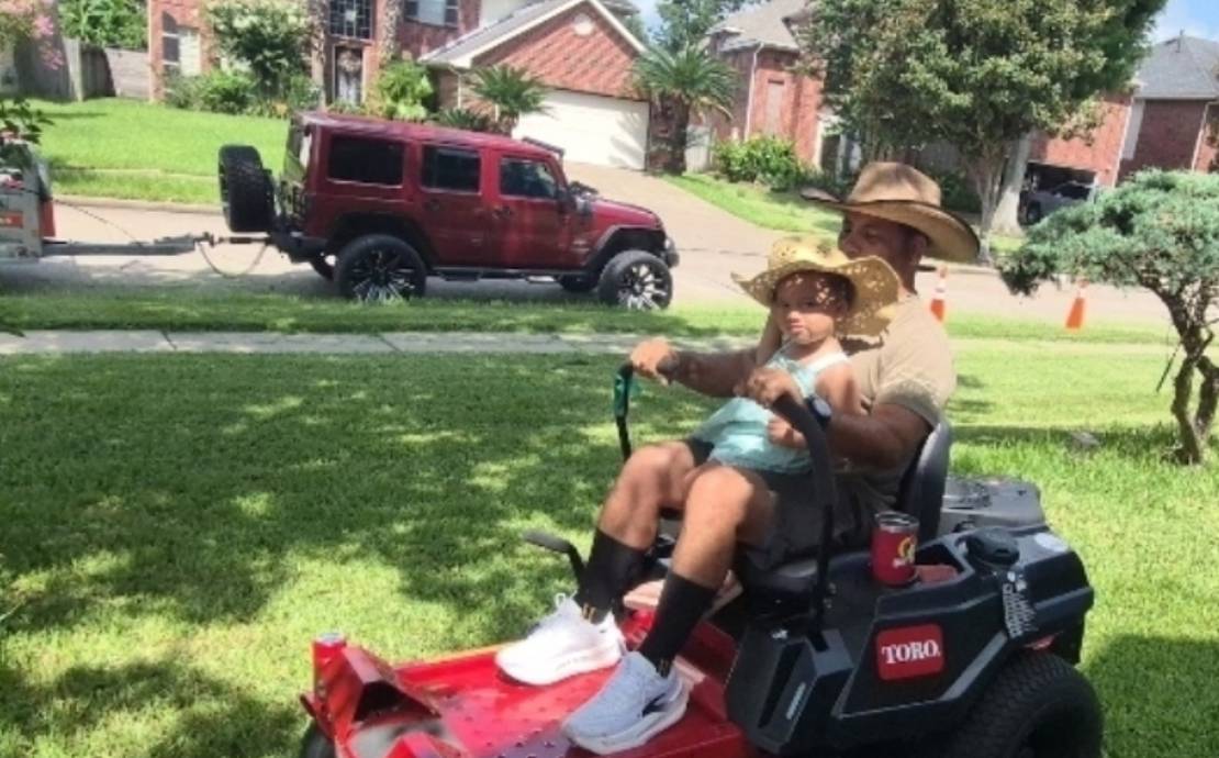 Zero Toro Riding lawnmore  42"