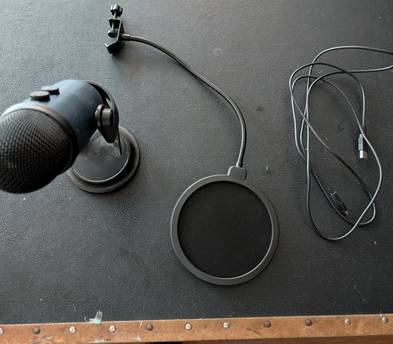 Blue yeti usb microphone (midnight blue) + pop filter | ready-to-record kit