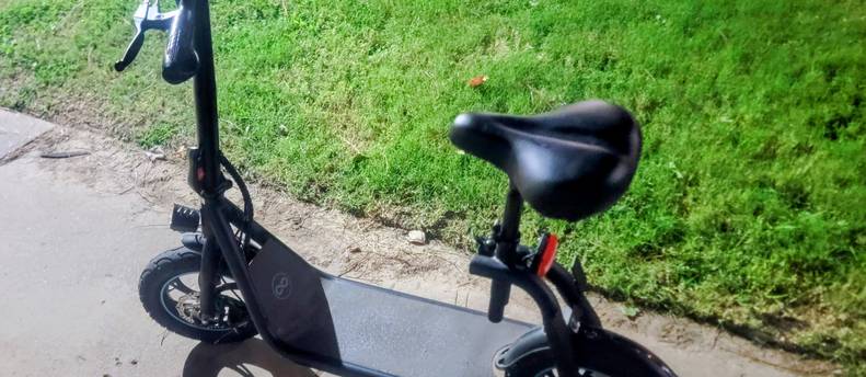 Gyroor 450W C1 Electric Scooter with Seat