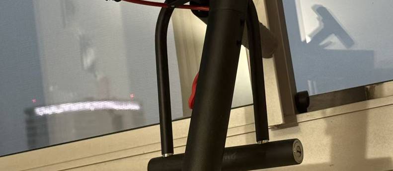 Folding Electric Scooter — Lightweight City Commuter | App-Connected, Cruise Control & Disc Brakes