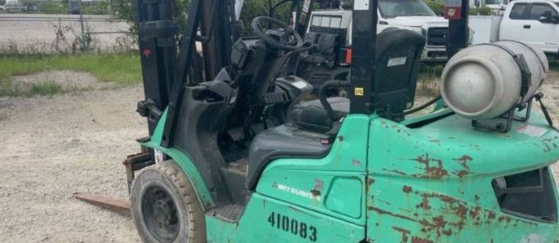 Forklift - 5,000 lbs Capacity