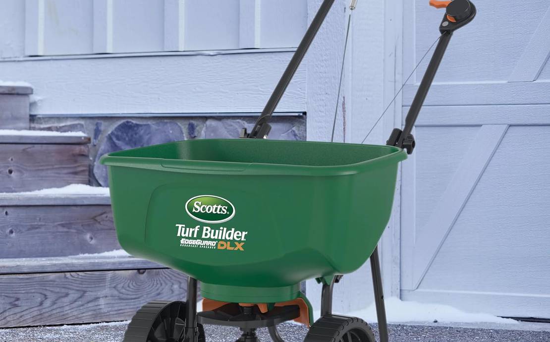 Scotts Turf Builder EdgeGuard Broadcast Spreader | Covers up to 15,000 sq ft | Seed, Fertilizer & Ice Melt
