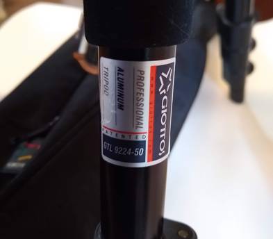 Giotto Professional Tripod with adjustable, bright,  dual color film light