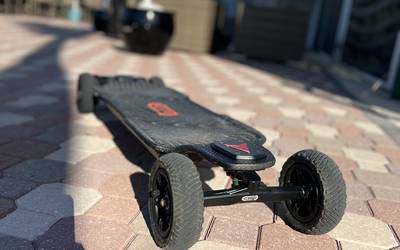 Meepo electric skateboard rental in Estero