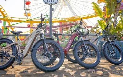 (4) “Aventure” Aventon premium e-bike bundle
