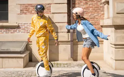 INMOTION E20 The Easiest-to-learn EUC Electric Unicycle with Seat and Handle