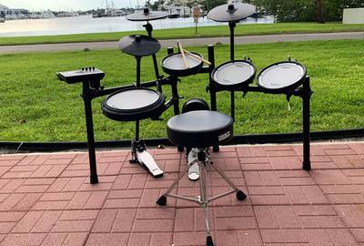 Roland TD-17KV Electronic Drum Kit With Throne and Drum Sticks