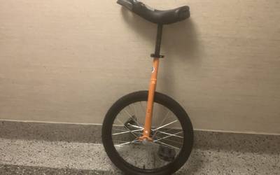 Small Unicycle.com Unicycle