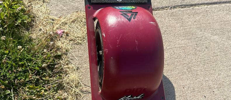 Onewheel Pint with quart battery and enduro tire