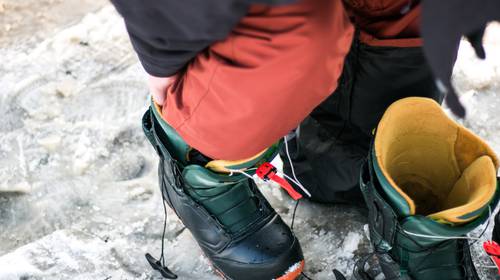 7 Best Beginner Snowboard Boots You Need to Check Before You Buy
